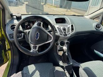 Ford Fiesta 1.6 Ghia picture 10