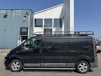 krockskadad bil bedrijf Renault Trafic Dci T29 L2H1 2010/2