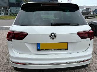 Volkswagen Tiguan 1.5 AUTOMAAT TSI ACT Highline Business R picture 6