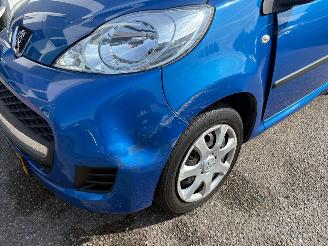 Peugeot 107 1.0-12V XS picture 7
