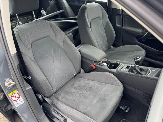 Volkswagen Golf 1.5 TSI Life Business picture 15