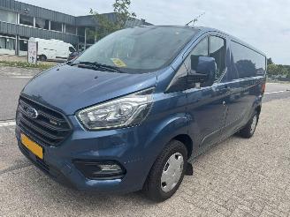 krockskadad bil bedrijf Ford Transit Custom 300 2.0 TDCI L2H2 Trend 2020/11