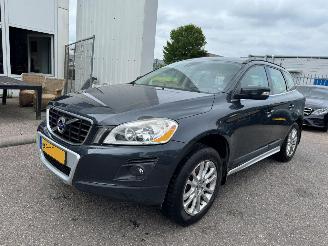 Unfallwagen Volvo Xc-60 2.4 AUTOMAAT D5 AWD Momentum 2009/1