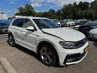 krockskadad bil auto Volkswagen Tiguan 2.0 AUTOMAAT TSI 4Motion Highline Business R 2019/7