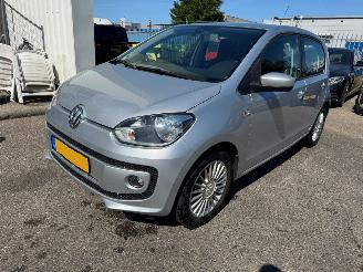 Schadeauto Volkswagen Up! 1.0 high up! BlueM. 2013/3