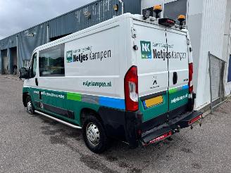 Peugeot Boxer 330 2.2 BlueHDi 140 L2H1 Premium DC picture 3