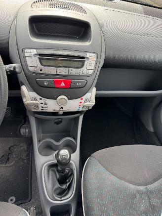 Peugeot 107 1.0-12V Urban Move picture 12