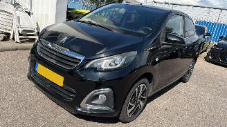 Voiture accidenté Peugeot 108 1.2 VTi Allure 2015/1