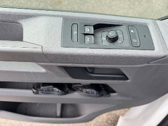 Volkswagen Transporter 2.0 AUTOMAAT TDI L1H1 30 Bulli Dubbel Cabine picture 12