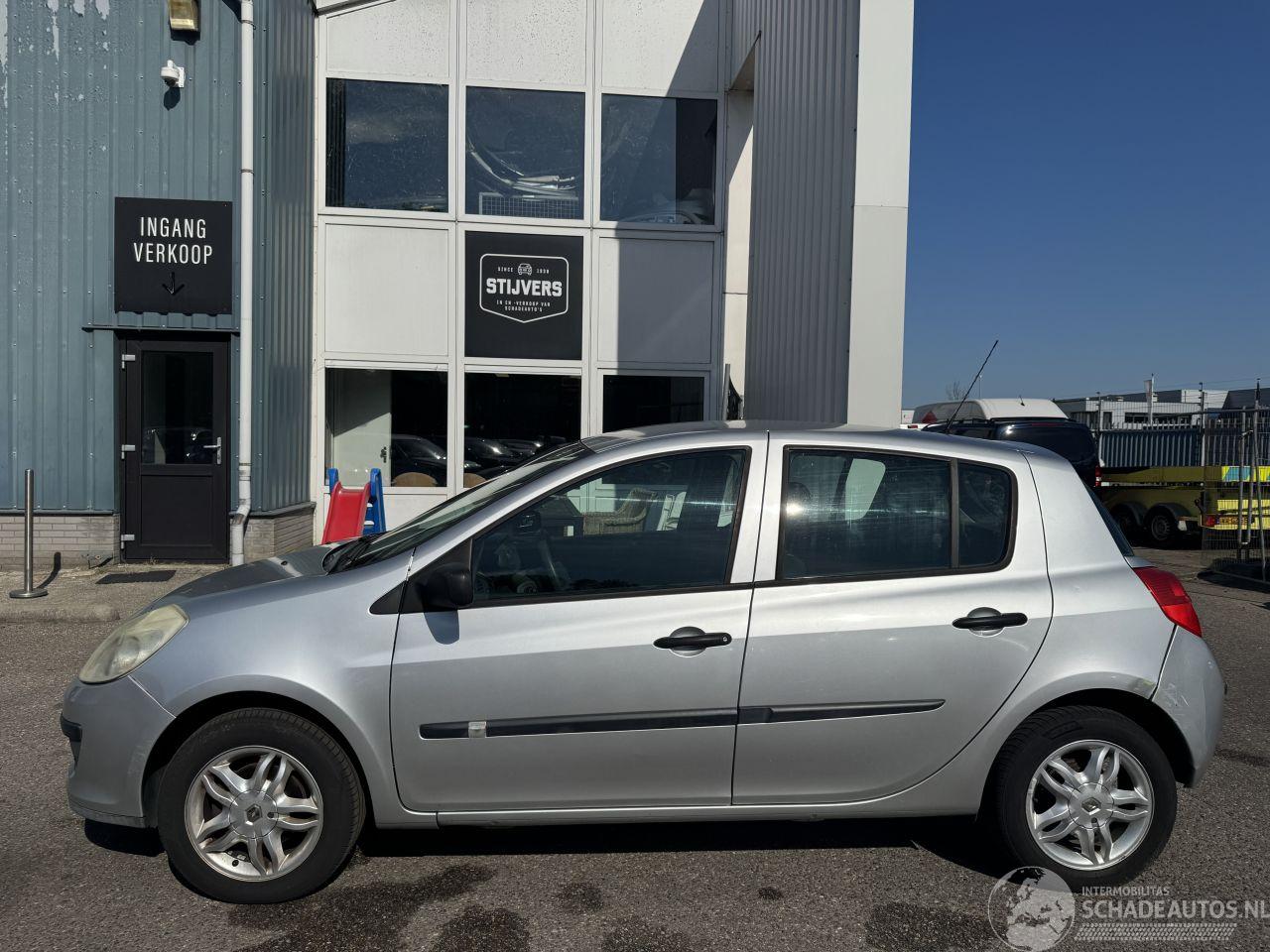 Renault Clio 1.2 TCE Business Line
