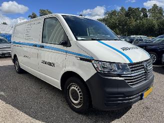 damaged commercial vehicles Volkswagen Transporter 2.0 TDI L2H1 32 2021/3