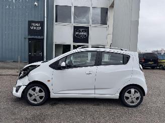 damaged passenger cars Chevrolet Spark 1.2 16V LT 2011/6