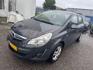 krockskadad bil auto Opel Corsa 1.2 16v Berlin 2013/7