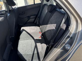 Kia Picanto 1.0 CVVT ISG Airco picture 13