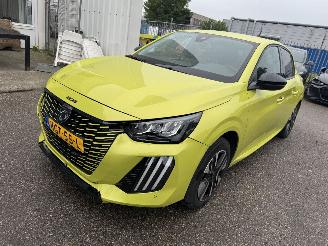 krockskadad bil auto Peugeot e-208 EV Style 50 kWh 2025/2