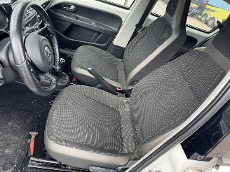 Volkswagen Up! 1.0 high up! BlueMotion picture 10