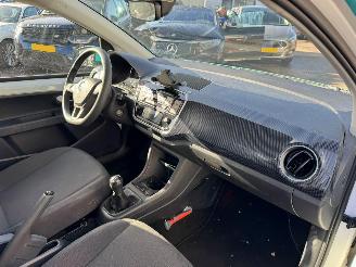 Volkswagen Up! 1.0 picture 14