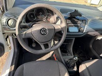 Volkswagen Up! 1.0 picture 12