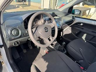 Volkswagen Up! 1.0 picture 11