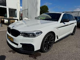 damaged passenger cars BMW 5-serie Touring 520i High Executive Edition 2019/10