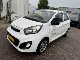 Auto incidentate Kia Picanto 1.0 CVVT Comfort Pack 2011/6