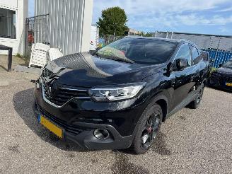 damaged passenger cars Renault Kadjar 1.6 TCe Bose 163 PK 2017/4