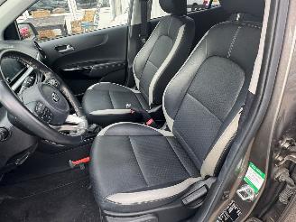 Kia Picanto 1.0 CVVT Design Edition picture 14