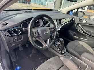 Opel Astra 1.2 Design & Tech picture 9