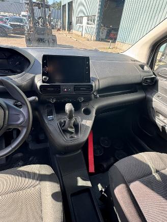 Peugeot Partner 1.5 BlueHDI Premium Long picture 13