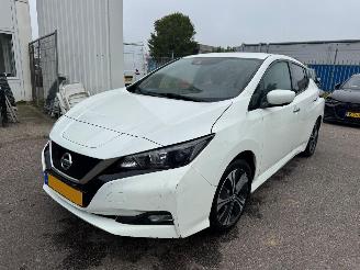Vaurioauto  passenger cars Nissan Leaf N-Connecta 40 kWh 2020/8