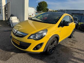krockskadad bil auto Opel Corsa 1.4-16V Color Edition 2013/3