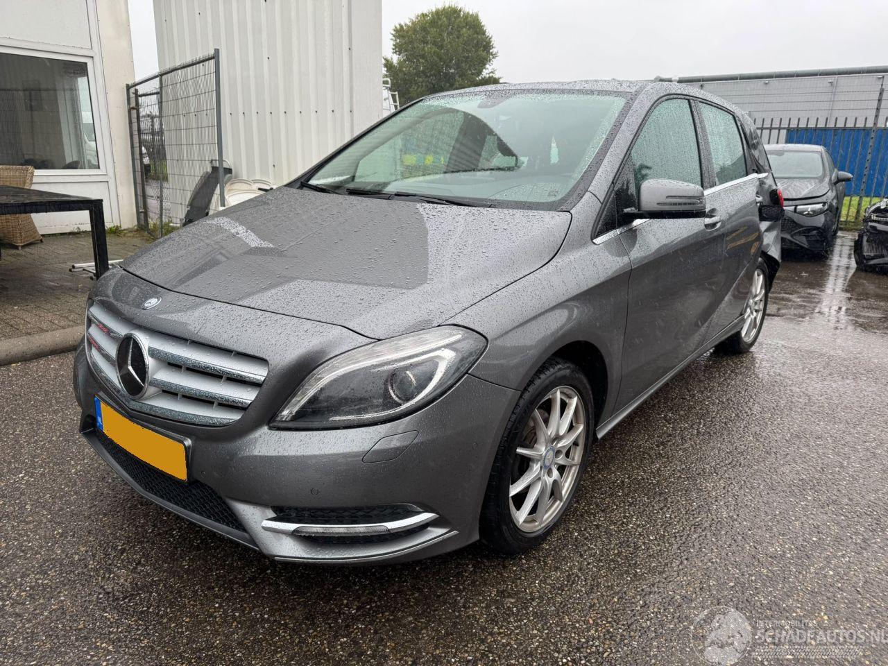 Mercedes B-klasse 180 AUTOMAAT Ambition