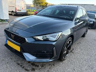 damaged passenger cars Cupra Leon Sportstourer 1.4 e-Hybrid Essential Limited 2024/8