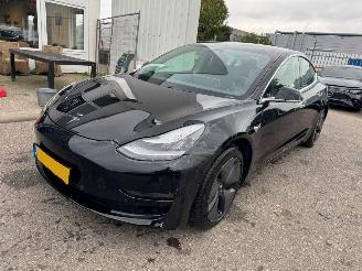 Damaged car Tesla Model 3 Long Range AWD 75 kWh 2019/12