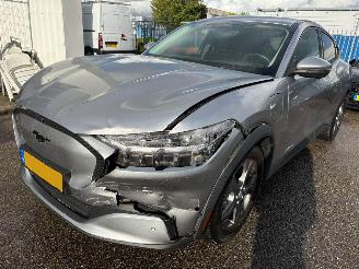 Damaged car Ford Mustang Mach-e RWD 75 kWh 270 PK 2021/12