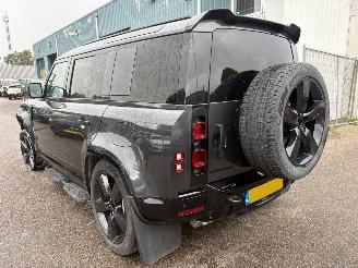 Land Rover Defender 110 2.0 AUTOMAAT P300e 110 X-Dynamic SE 300 PK picture 4