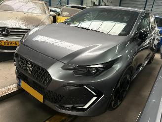 Damaged car Renault Clio 1.8 Hybrid 160 techno 2026/2