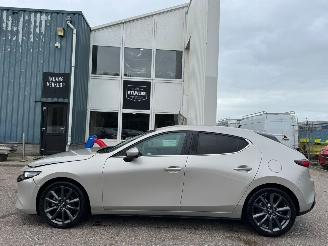 Mazda 3 2.5 e-SkyActiv-G M Hybrid 140 Exc-line Bns Edition picture 2