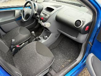 Peugeot 107 1.0-12V XS picture 5