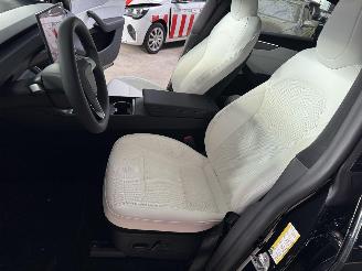 Tesla Model Y Longe range awd 351 pk bj 2026 ! picture 16