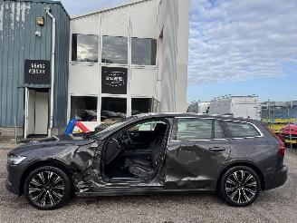 uszkodzony samochody osobowe Volvo V-60  2023/5