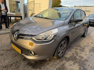 Damaged car Renault Clio 1.5 dCi ECO Night&Day 2014/10