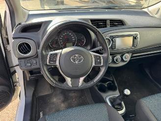 Toyota Yaris 1.0 VVT-i Aspiration picture 12