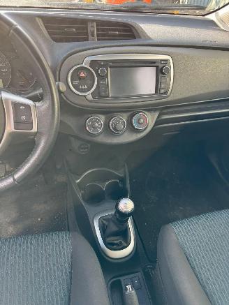 Toyota Yaris 1.0 VVT-i Aspiration picture 13