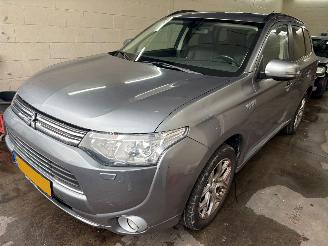 Avarii autoturisme Mitsubishi Outlander 2.0 PHEV instyle 2013/12