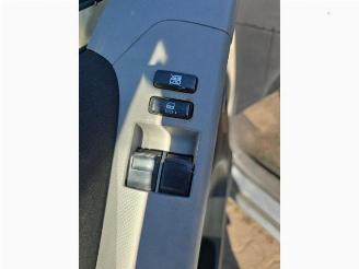 Toyota Yaris Yaris II (P9), Hatchback, 2005 / 2014 1.3 16V VVT-i picture 17