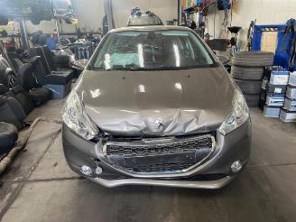 Damaged car Peugeot 208 208 I (CA/CC/CK/CL), Hatchback, 2012 / 2019 1.6 Vti 16V 2013/2