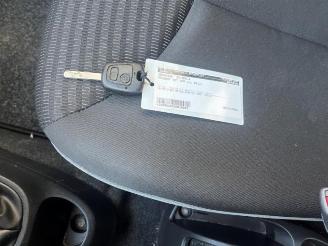 Peugeot 107 107, Hatchback, 2005 / 2014 1.0 12V picture 8