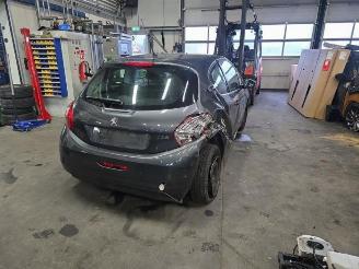 Vrakbiler auto Peugeot 208 208 I (CA/CC/CK/CL), Hatchback, 2012 / 2019 1.2 Vti 12V PureTech 82 2013/7