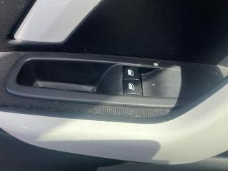 Peugeot 208 208 I (CA/CC/CK/CL), Hatchback, 2012 / 2019 1.0 Vti 12V PureTech picture 6
